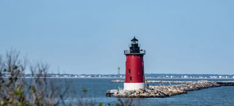 the-delaware-breakwater-east-end-light